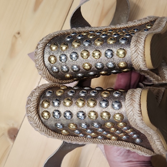 Stuart Weitzman Hubcaps Wedge Metallic Studded Espadrille Sandals 7M - Picture 11 of 17